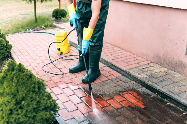 Best Roof Power Washing Services  in Hwatha, IA